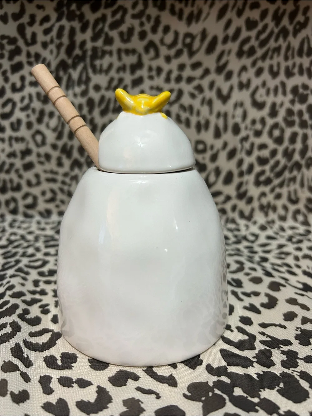 Rae Dunn Honey Pot w/Wooden Dipper